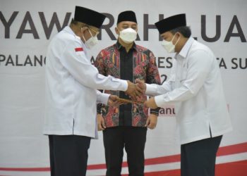 Sekretaris Daerah Surabaya Ikhsan dilantik menjadi Ketua Pengganti Antar Waktu Palang Merah Indonesia (PMI) Surabaya.