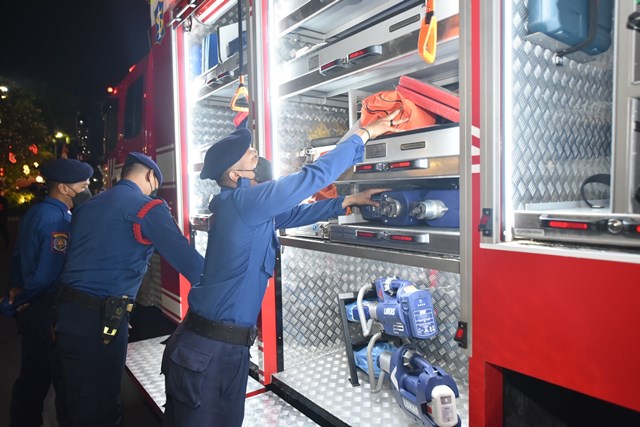 Mobil Heavy Duty Rescue yang diluncurkan di halaman Balai Kota Surabaya di malam jelang pergantian tahun 2023.