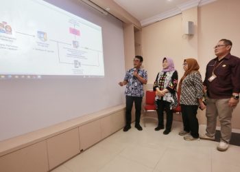 Empat kepala perangkat daerah Pemkot Surabaya memaparkan alur penanganan stunting di Kopta Pahlawan.