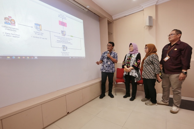 Empat kepala perangkat daerah Pemkot Surabaya memaparkan alur penanganan stunting di Kopta Pahlawan.