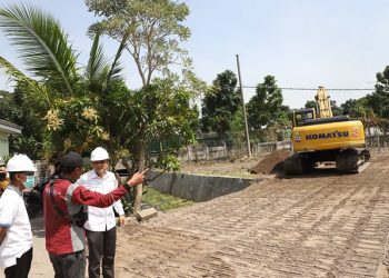 Foto dokumentasi pengecekan  progres pembangunan rumah pompa Jambangan.