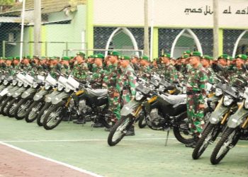 Penyerahan 153 unit sepeda motor jenis Honda CRF 150 L bantuan dari Kementerian Pertahanan (Kemhan) Republik Indonesia kepada para Babinsa jajaran Kodim 0813 Bojonegoro.