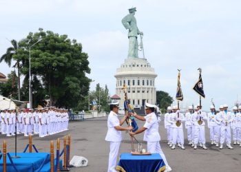 Prosesi sertijab di jajaran Koarmada II bertempat di Dermaga Madura, Ujung Surabaya.