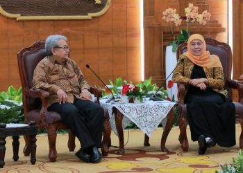 Gubernur Jawa Timur Khofifah Indar Parawansa menerima kunjungan Duta Besar Luar Biasa dan Berkuasa Penuh (LBBP) RI untuk Jepang sekaligus Federasi Mikronesia Heri Akhmadi.