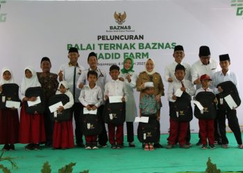 Peluncuran Balai Ternak 'Jadid Farm'. dengan memberikan 350 ekor kambing bagi Ponpes Al Makka dan masyarakat sekitar di Desa Sitiaji, Kecamatan Sukosewu.