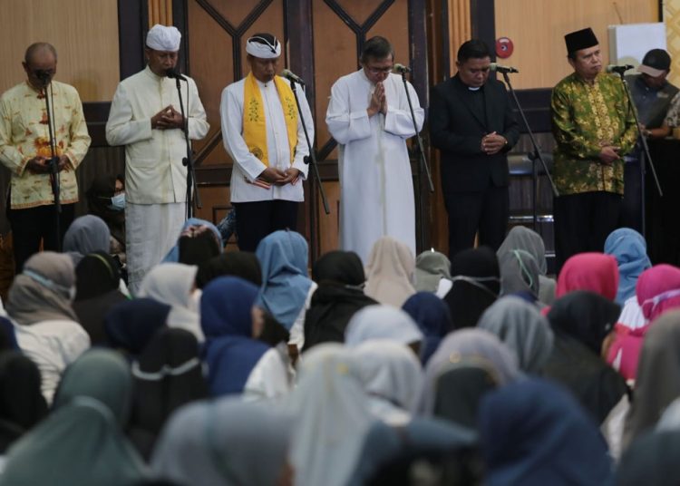 Kegiatan Kumpul Akrab Tenaga Pendidikan Keagamaan (KURMA) tahun 2023 di Convention Hall, Surabaya.