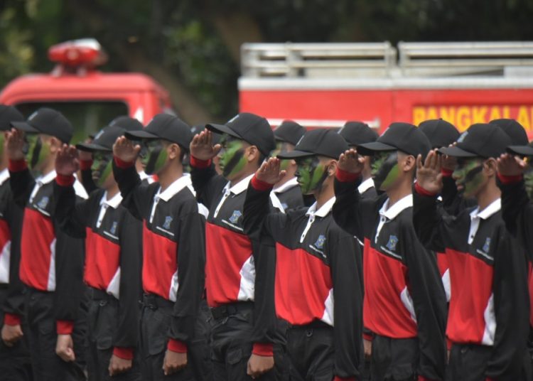 Para pelajar dalam penutupan Sekolah Kebangsaan di Lanudal Juanda.