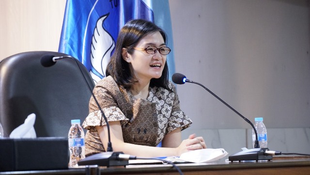 Perwakilan delegasi NTU, Assoc Prof Lydia Helena Wong saat diskusi terbuka dengan para peneliti ITS.
