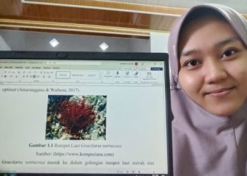 Reynafa Agustin, mahasiswi Departemen Kimia Industri ITS yang berhasil memanfaatkan alga merah sebagai losion untuk ruam kulit.