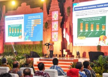 Gubernur Jatim Khofifah Indar Parawansa pada acara High Level Event Gerakan Nasional Pengendalian Inflasi Pangan (GNPIP) Jawa Timur Tahun 2023 di Ballroom Grand City Convention and Exhibition Surabaya.