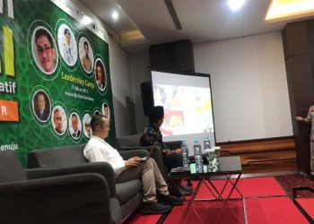 Sekda Kota Surabaya Ikhsan memberikan pemaparan dalam diskusi dalam "leaders camp" dan Silakwil ICMI Jatim.