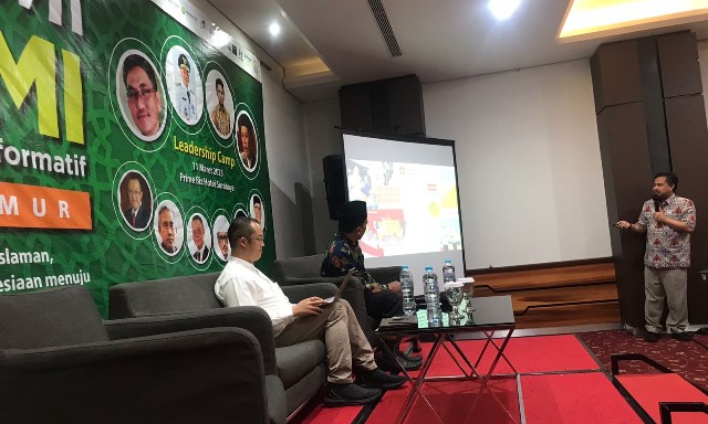 Sekda Kota Surabaya Ikhsan memberikan pemaparan dalam diskusi dalam "leaders camp" dan Silakwil ICMI Jatim.