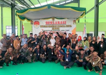 Bupati Bojonegoro Anna Mu'awanah menghadiri deklarasi Ikatan Mantan Kepala Desa (IMKD) Kabupaten Bojonegoro.