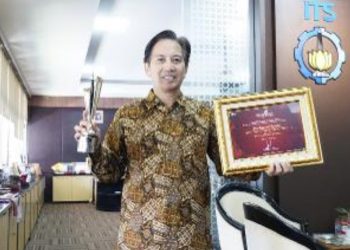 Penghargaan Best University Leaders pada ajang Obsession Awards 2023 yang digelar di Hotel Indonesia Kempinski Jakarta.