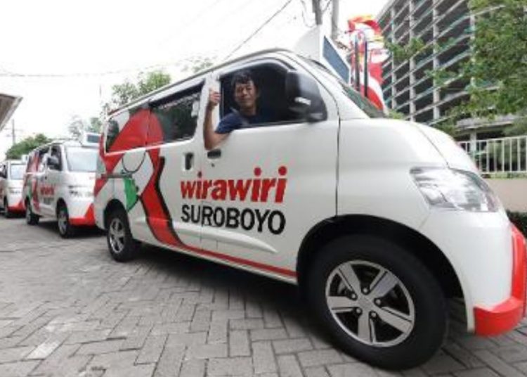 Feeder atau angkutan pengumpan Wira Wiri Suroboyo.