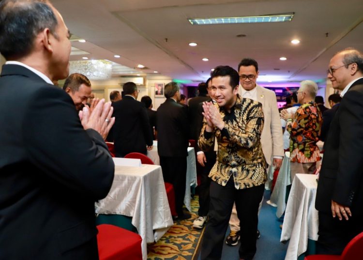 Wagub Jatim Emil Elestianto Dardak saat menghadiri penutupan Musyawarah Provinsi Persekutuan Gereja-gereja Pentakosta Indonesia (PGPI) Jawa Timur di Hotel Sahid Surabaya.