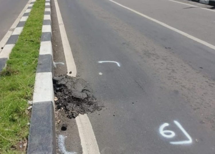 Pemkab Bojonegoro melakukan observasi dan mengidentifikasi titik kerusakan di Jalan MH Thamrin.