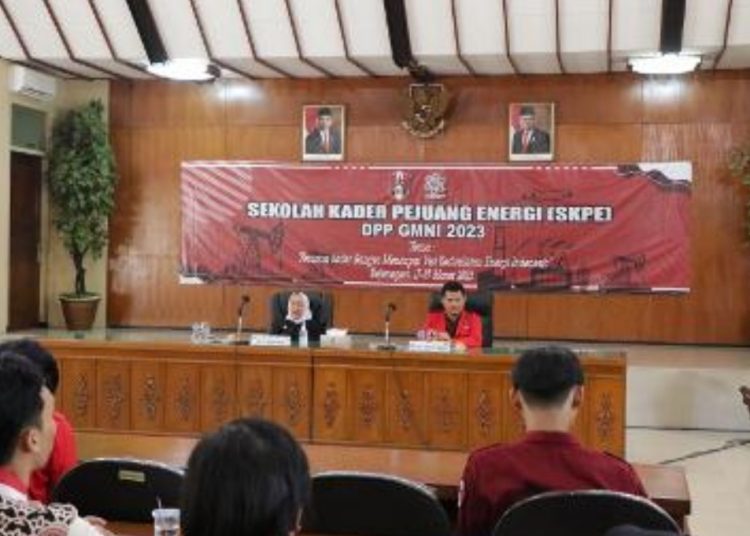 Sekolah Kader Pejuang Energi yang dihadiri Bupati Bojonegoro Anna Mu'awanah.