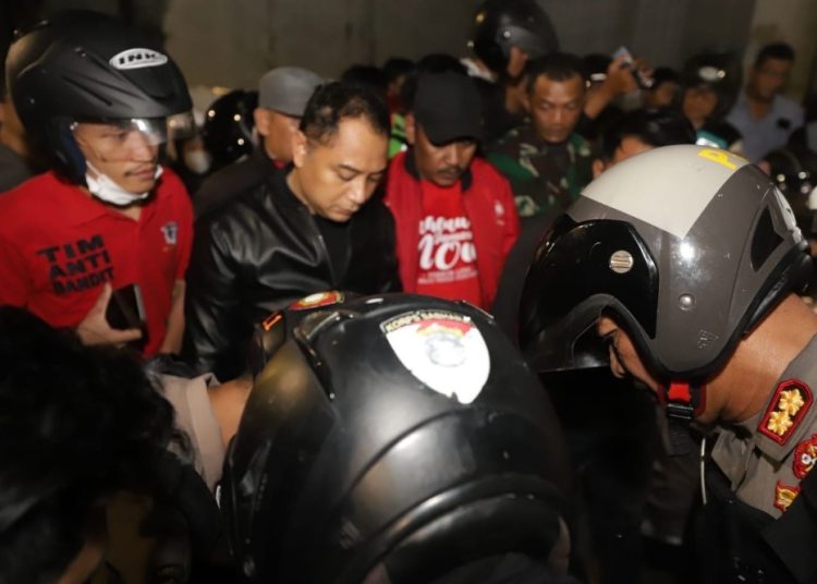 Foto dokumentasi, Wali Kota Surabaya Eri Cahyadi memimpin dan ikut patroli keliling Surabaya beberapa waktu lalu.