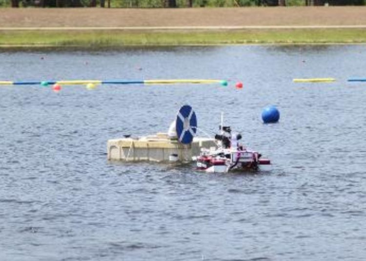 Kapal robot atau roboboat berhasil mempertahankan gelar juara 1 untuk kali ke-5 pada ajang bergengsi International Roboboat Competition 2023 (IRC) 2023 di Sarasota, Florida, Amerika Serikat.