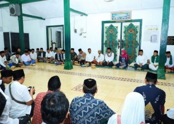 Gubernur Jatim Khofifah Indar Parawansa dalam Safari Ramadan di Masjid Agung Sewulan, Madiun.
