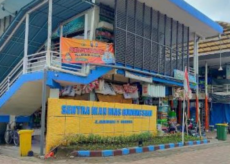 Sentra Ikan Hias (SIH) Gunungsari, di kawasan Kecamatan Wonokromo, Surabaya.