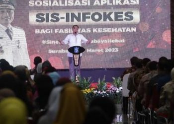 Wali Kota Surabaya Eri Cahyadi sosialisasi aplikasi Sistem Informasi Kesehatan (Sis-Infokes) di Graha Sawunggaling.