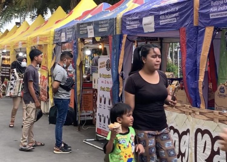 Bazar kuliner Ramadan di Pasar Turi Surabaya.