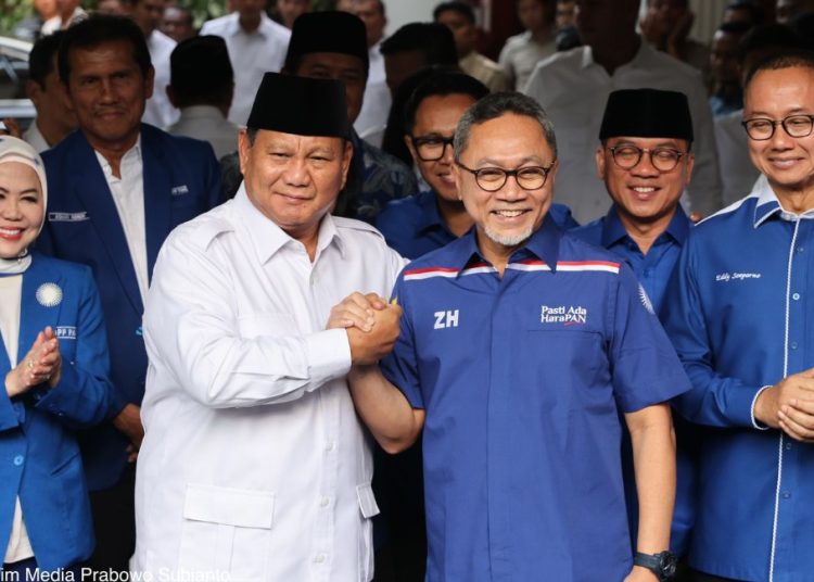 Ketua Umum Gerindra Prabowo Subianto bertemu dengan Ketua Umum PAN Zulkifli Hasan.
