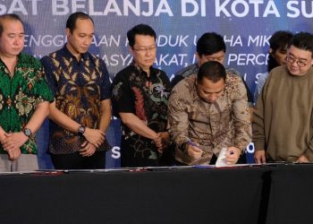 Wali Kota Surabaya Eri Cahyadi menandatangani kesepakatan bersama dengan 32 pengelola pusat belanja.