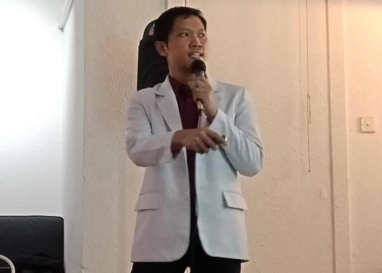 dr Ragil Nur Rosyadi, SpJP (K), FIHA memberikan pemaparan tentang penyakit jantung aritmia.