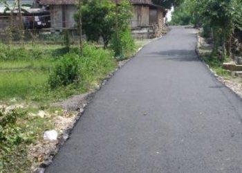 Jalan Desa Mediyunan, Kecamatan Ngasem, Kabupaten Bojonegoro yang sudah selesai pengaspalannya.