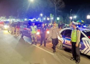 Tim gabungan saat melakukan bersama dengan sasaran tempat-tempat keramaian di Kabupaten Bojonegoro.