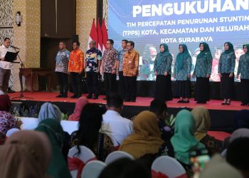 Pengukuhan Tim Percepatan Penurunan Stunting (TPPS) oleh Kota Surabaya Eri Cahyadi.