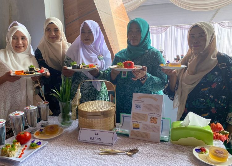 Salah satu tim peserta lomba memasak yang digelar Dinas Pemberdayaan Perempuan, Perlindungan Anak dan Keluarga Berencana (DP3AKB) Kabupaten Bojonegoro.