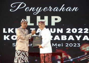 Wali Kota Surabaya Eri Cahyadi menerima penilaian opini Wajar Tanpa Pengecualian (WTP) atas Laporan Keuangan Pemerintah Daerah (LKPD) tahun anggaran 2022.