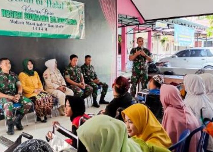 Pembekalan materi wawasan kebangsaan dan bela negara  kepada siswa Sekolah Luar Biasa (SLB) Negeri Sumbang, Kecamatan/Kabupaten Bojonegoro.