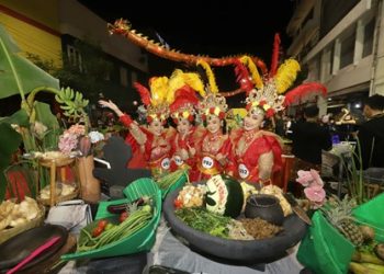 Salah satu penampilan tim peserta di Festival Rujak Uleg 2023.