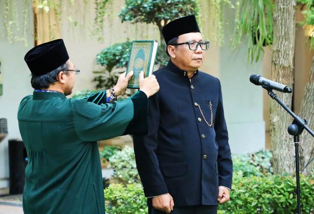 Prosesi pelantikan Margo Yuwono sebagai Widyaiswara Ahli Utama Pemprov Jatim.