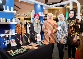 Gubernur Jawa Timur Khofifah Indar Parawansa dalam East Java International Trade Festival (EJITF) yang digelar di Grand City, Surabaya.