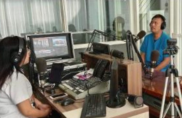 Program siar radio SAPA! (Selamat Pagi!) di Malowopati FM dengan pembahasan mengenali dan memahami kelainan refraksi.