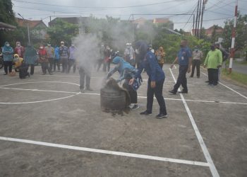 Foto ilustrasi simulasi pemadaman kebakaran.