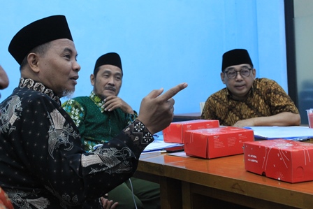 - Ketua Dewan Masjid Indonesia (DMI) Kota Surabaya Arif Afandi (kanan) saat bertemu dengan Pengurus Daerah Muhammadiyah (PDM) Surabaya.