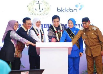 Pembukaan program Keluarga Keren Bebas Stunting di Kabupaten Sumenep, Madura.