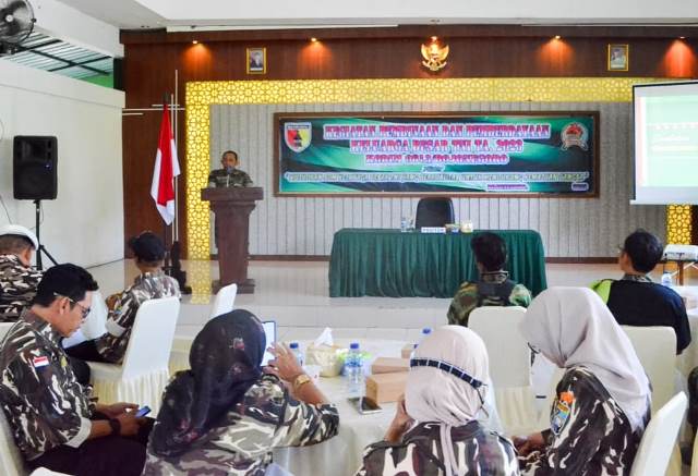 Kegiatan Pembinaan dan Pemberdayaan Keluarga Besar TNI (KBT) di gedung Ahmad Yani Markas Kodim 0813 Bojonegoro.