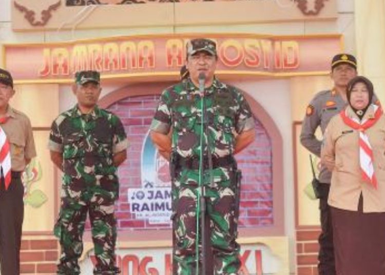 Dandim 0813 Bojonegoro Letkol Arm Arif Yudo Purwanto dalam pembukaan Jambore dan Raimuna XXI Gugus Depan 02.093-02.094 Pangkalan Pondok Pesantren Al Rosyid.