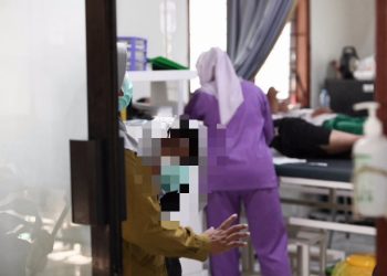 Foto dokumentasi di salah satu layanan kesehatan yang menangani pasien korban keracunan massal.