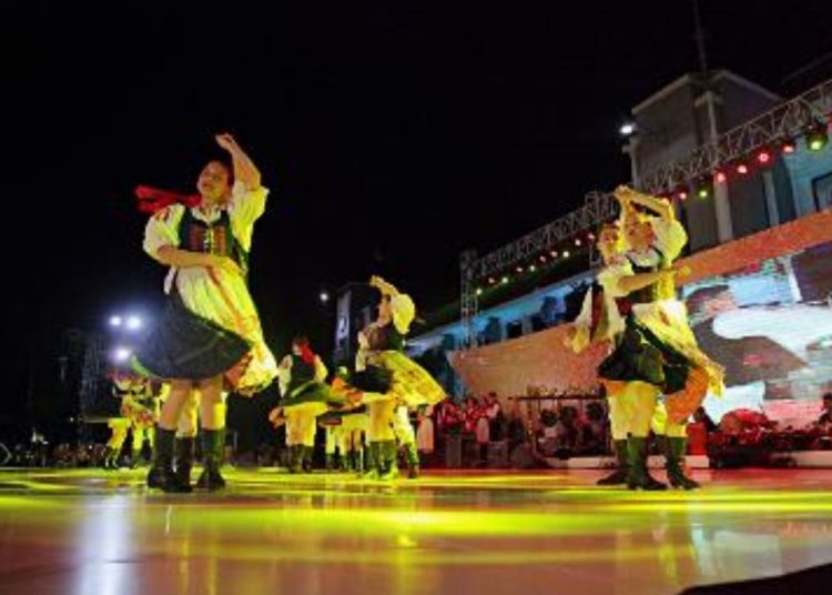 Foto dokumentasi, Surabaya Cross Culture International Folk Art Festival beberapa tahun lalu.