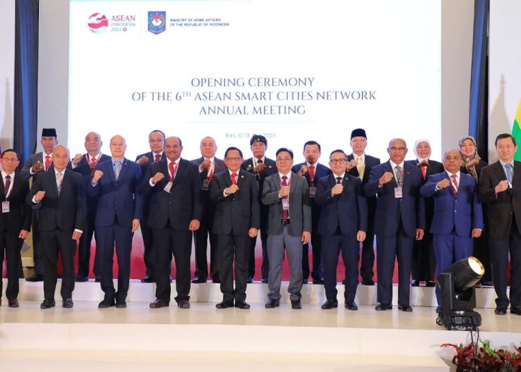 Kegiatan opening ceremony pertemuan tahunan keenam Asean Smart Cities Network (ASCN) 2023.