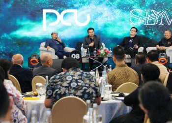 Wakil Gubernur Jatim Emil Elestianto Dardak dalam peluncuran Program S3 Doktoral Ilmu Manajemen di Hotel Sheraton, Surabaya.